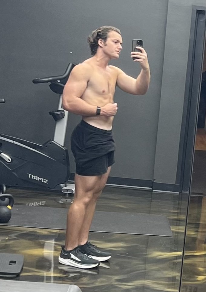 Ethan Bible, gym flex selfie at FF gym